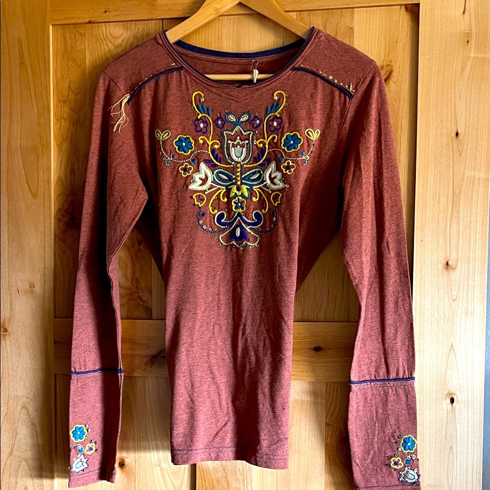 Double D Ranchwear Embroidered Long Sleeve Top size M